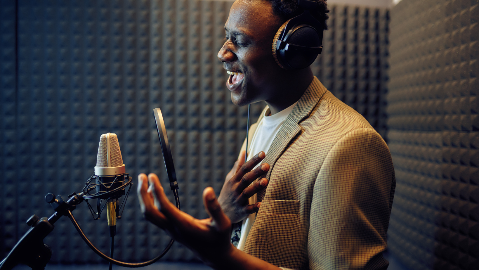 Master the Melody: Choosing the Perfect Recording Equipment for Singing ...